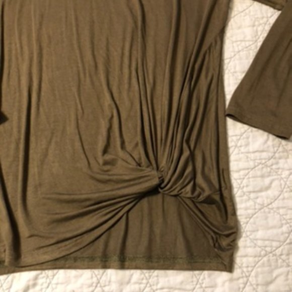 Leo Rosi Olive Green Cold Shoulder Top M NEW - Picture 3 of 10